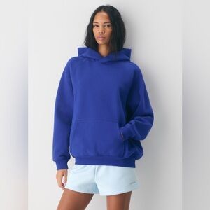 NWT - Aritzia Cozy Sweatfleece Mega Raglan™ Hoodie - Size XL - Ablaze Blue